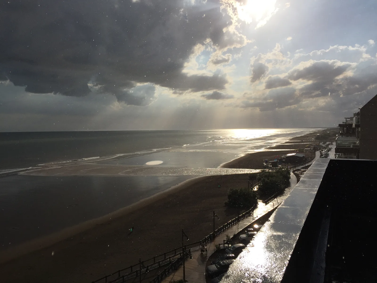 Horizonte y mar de Monte Hermoso, fotografiados en enero de 2015. Archivo SHANTI anterior al temporal.